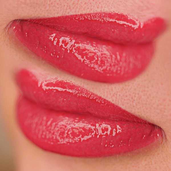 permanentný makeup pery
