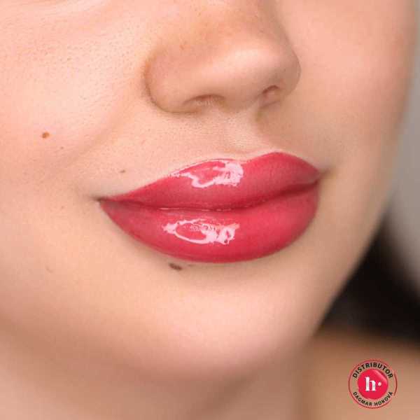 permanentný makeup pery