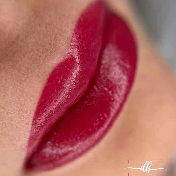 permanentný makeup pery